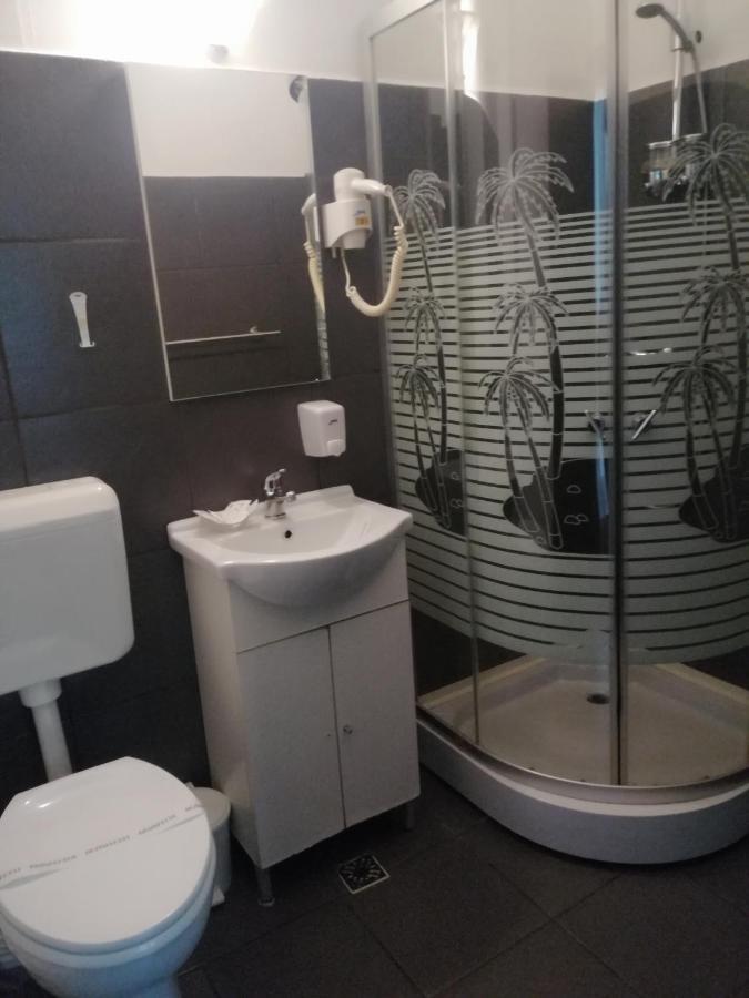 Hotel Casa Teilor Piteşti Exteriér fotografie