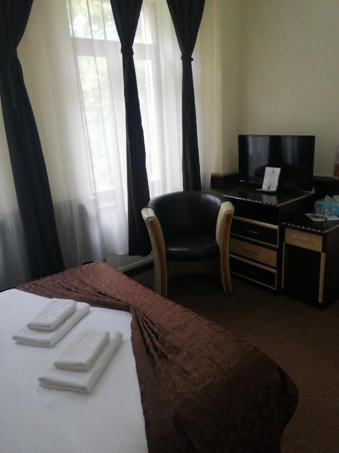 Hotel Casa Teilor Piteşti Exteriér fotografie