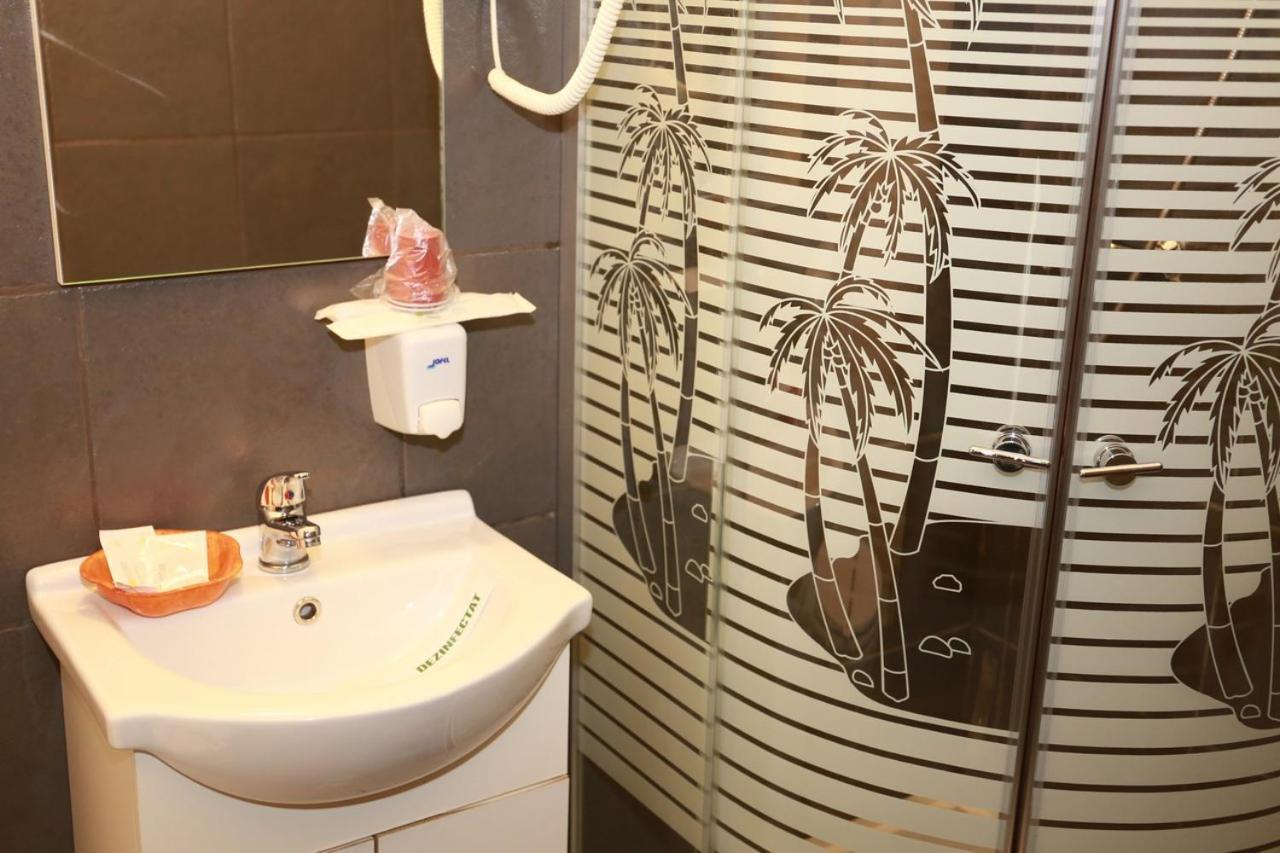 Hotel Casa Teilor Piteşti Exteriér fotografie