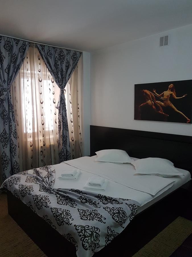 Hotel Casa Teilor Piteşti Exteriér fotografie