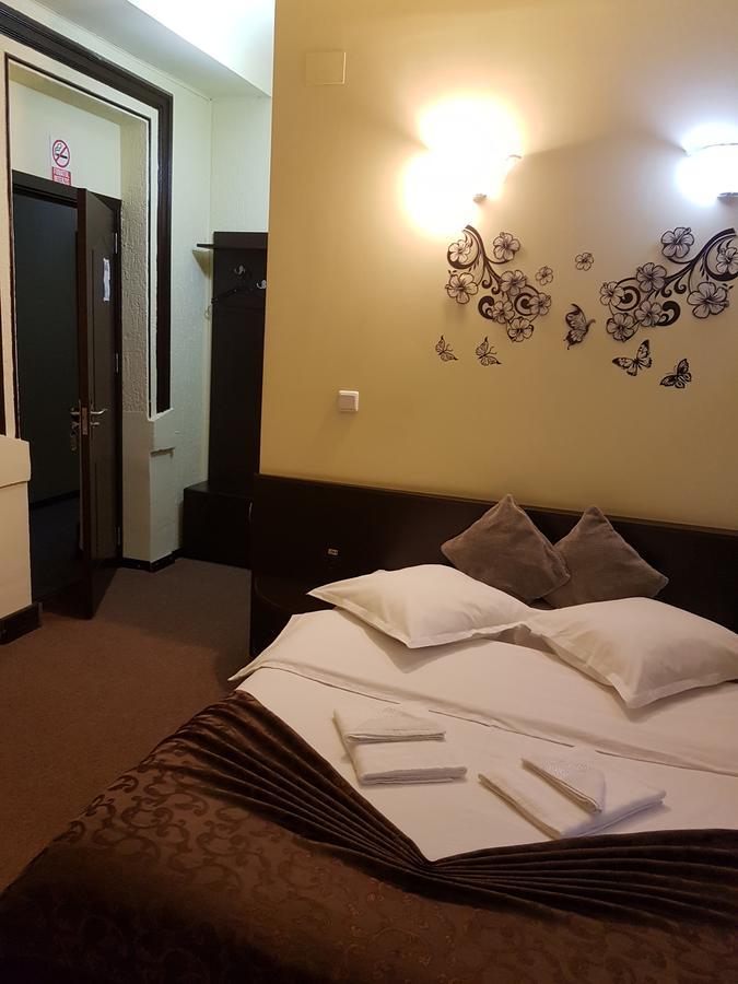 Hotel Casa Teilor Piteşti Exteriér fotografie