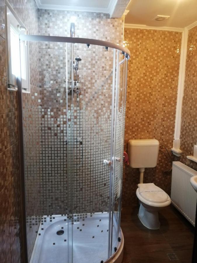 Hotel Casa Teilor Piteşti Exteriér fotografie